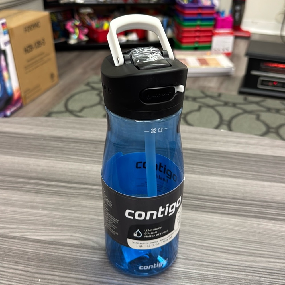 Contigo Leak Proof water bottle 1 quart 32 fluid ounces with autospout new blue